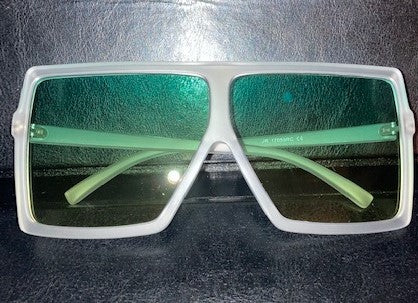 <transcy>Gafas de sol cuadradas de gran tamaño</transcy>